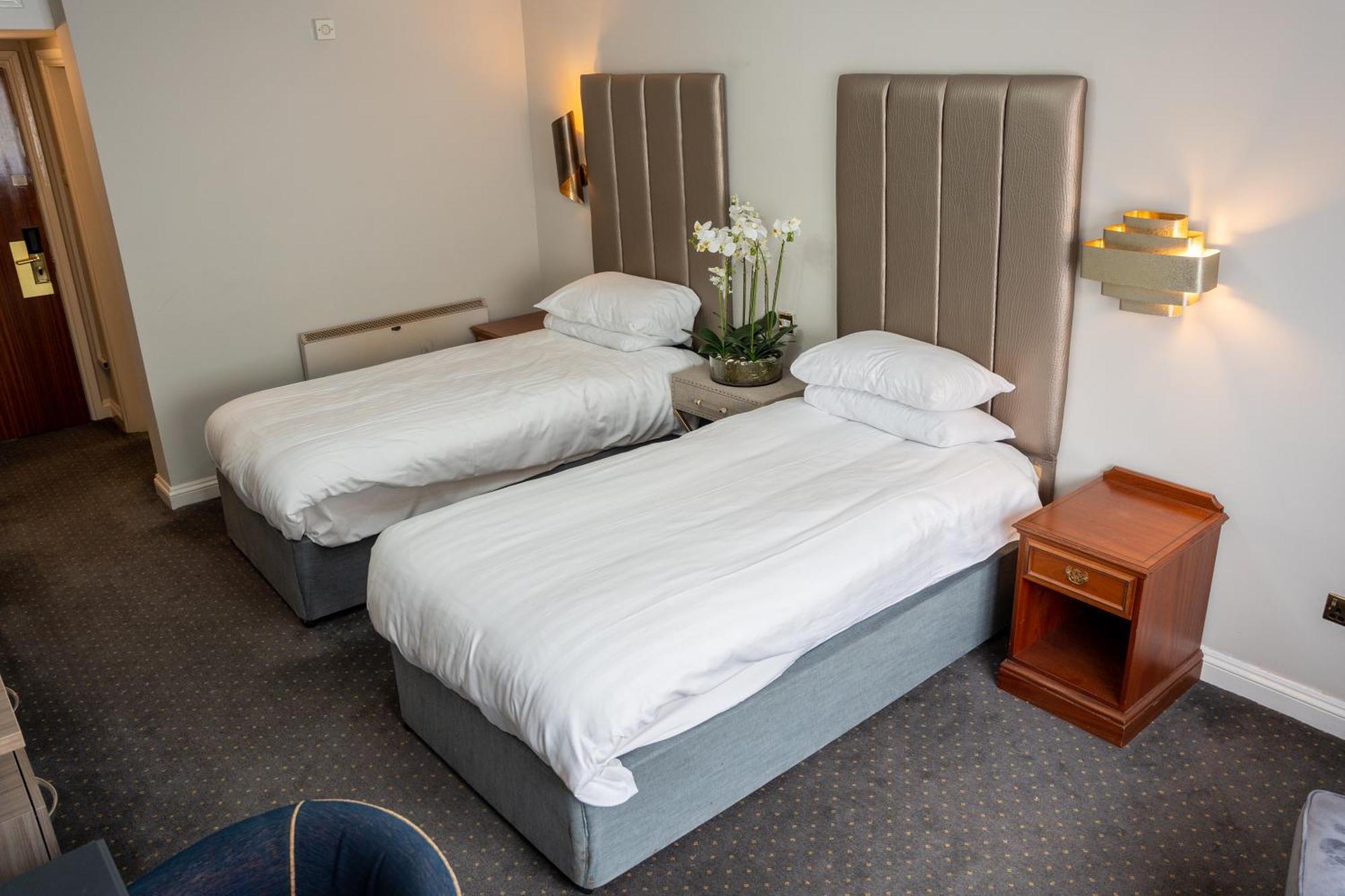 The Pear Tree Inn & Country Hotel Hindlip Extérieur photo