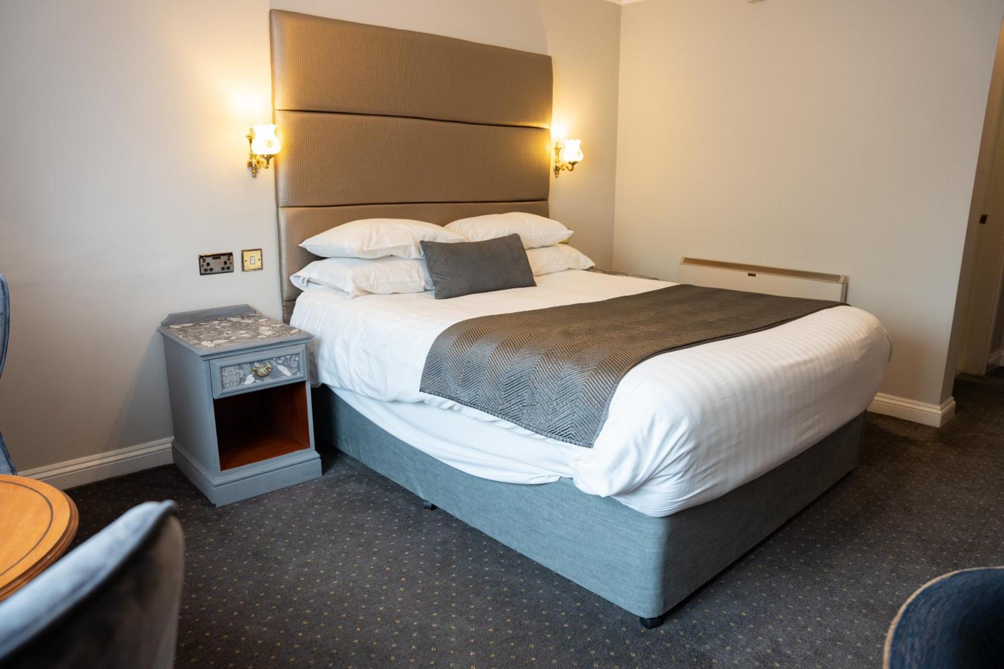 The Pear Tree Inn & Country Hotel Hindlip Extérieur photo